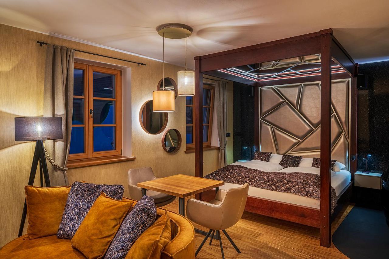 Hotel Bily Jednorozec Trebon Ngoại thất bức ảnh